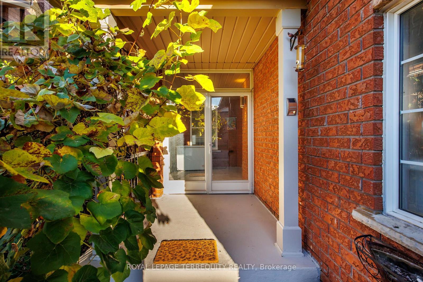 111 English Oak Drive, Richmond Hill, Ontario  L4E 3X4 - Photo 4 - N12462977