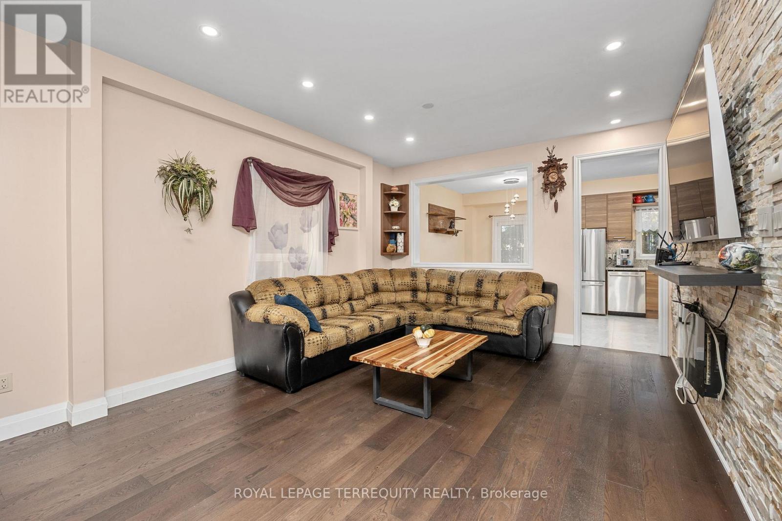 111 English Oak Drive, Richmond Hill, Ontario  L4E 3X4 - Photo 5 - N12462977