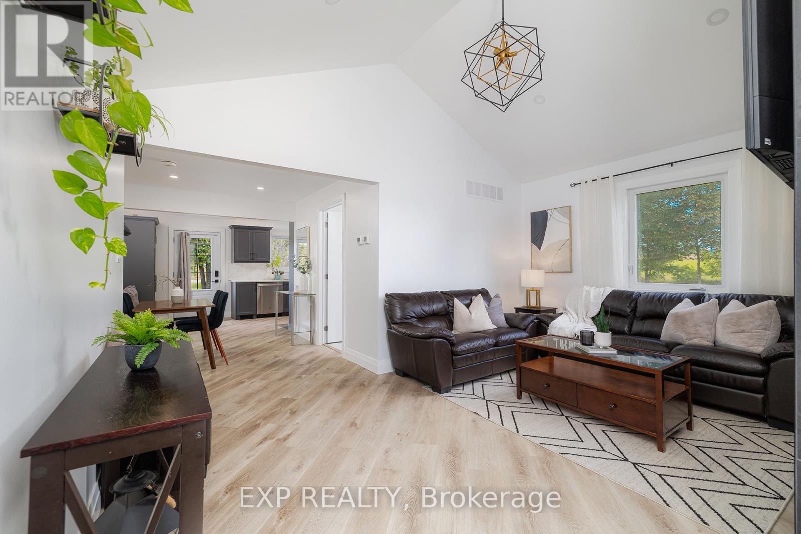 401250 Grey 4 Road, West Grey, Ontario  N4N 3B8 - Photo 5 - X12399124