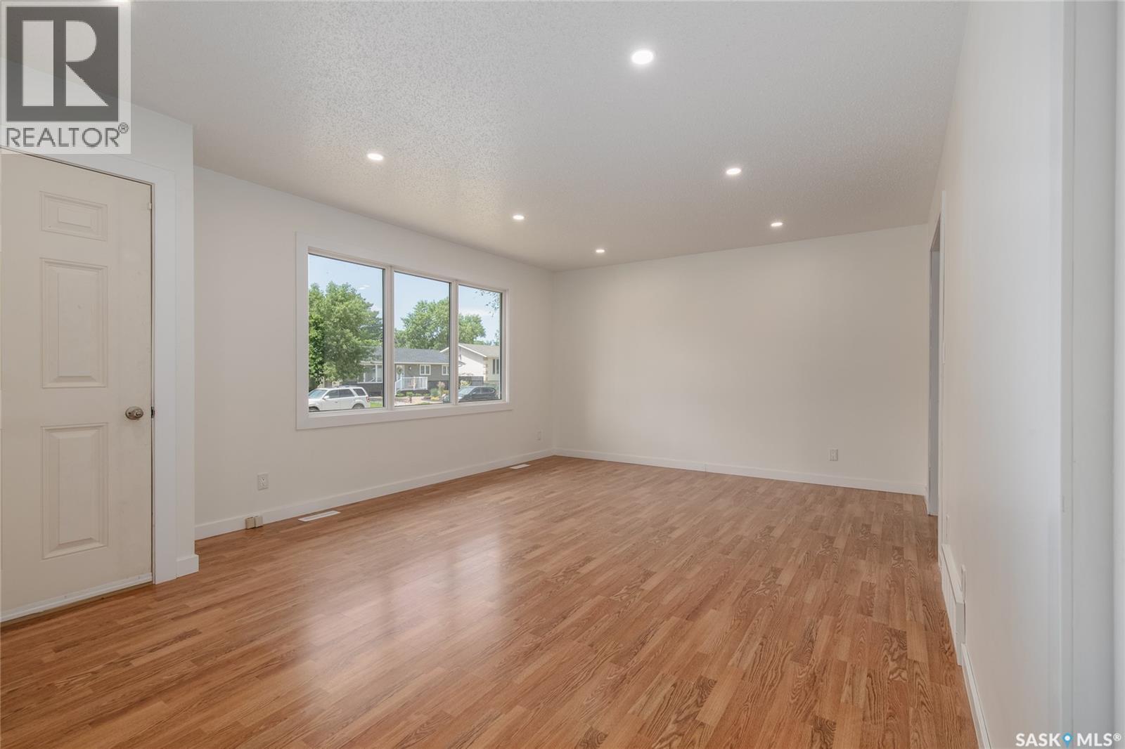 1386 Manitou Crescent, Moose Jaw, Saskatchewan  S6H 7C5 - Photo 6 - SK011487