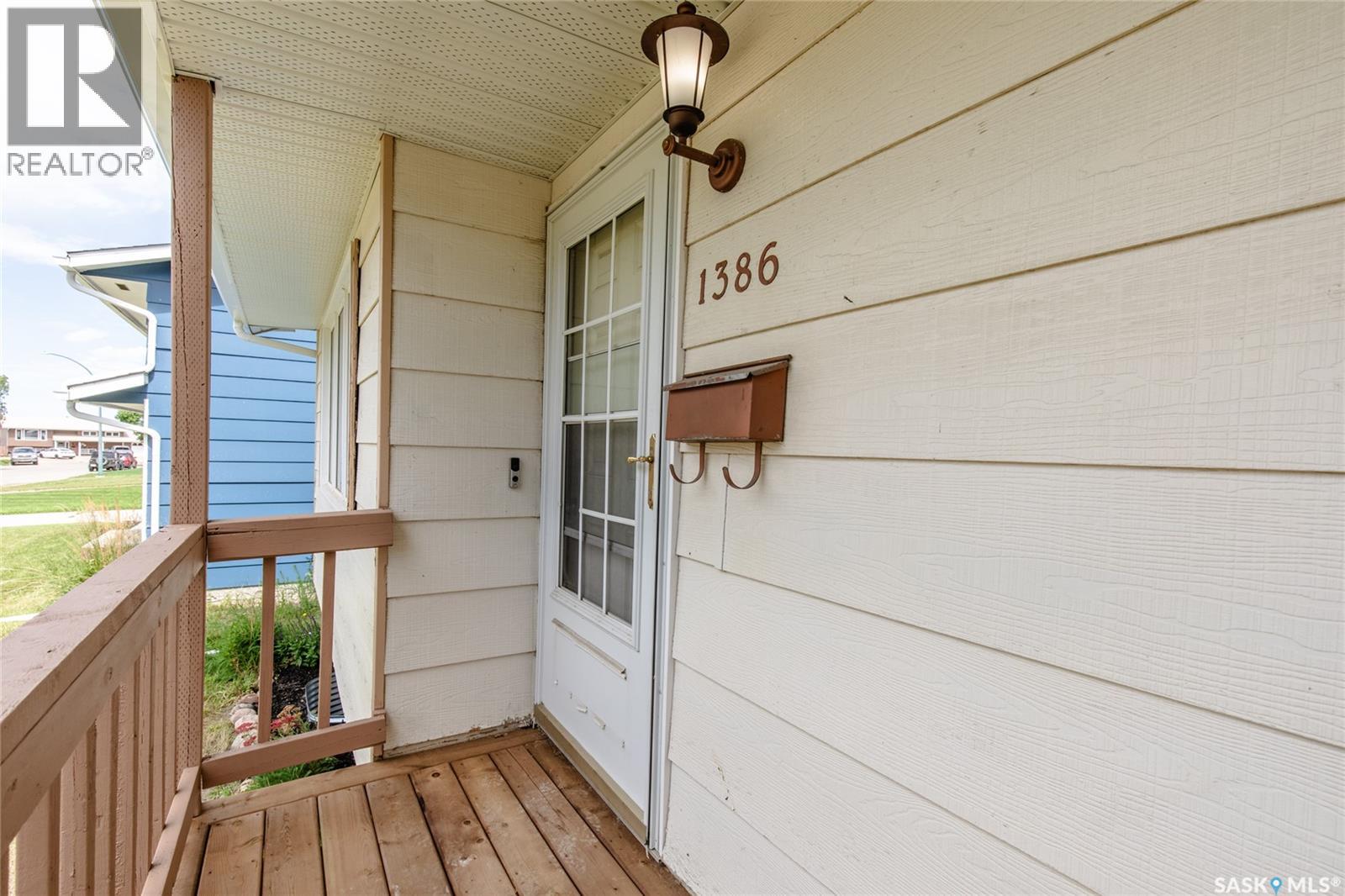 1386 Manitou Crescent, Moose Jaw, Saskatchewan  S6H 7C5 - Photo 3 - SK011487