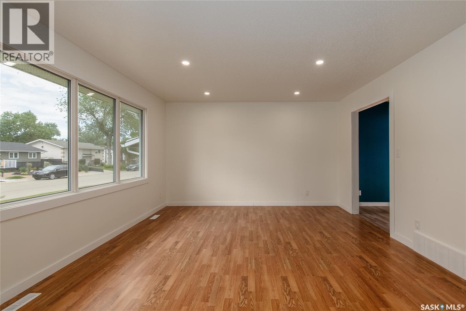 1386 Manitou Crescent, Moose Jaw, Saskatchewan  S6H 7C5 - Photo 5 - SK011487