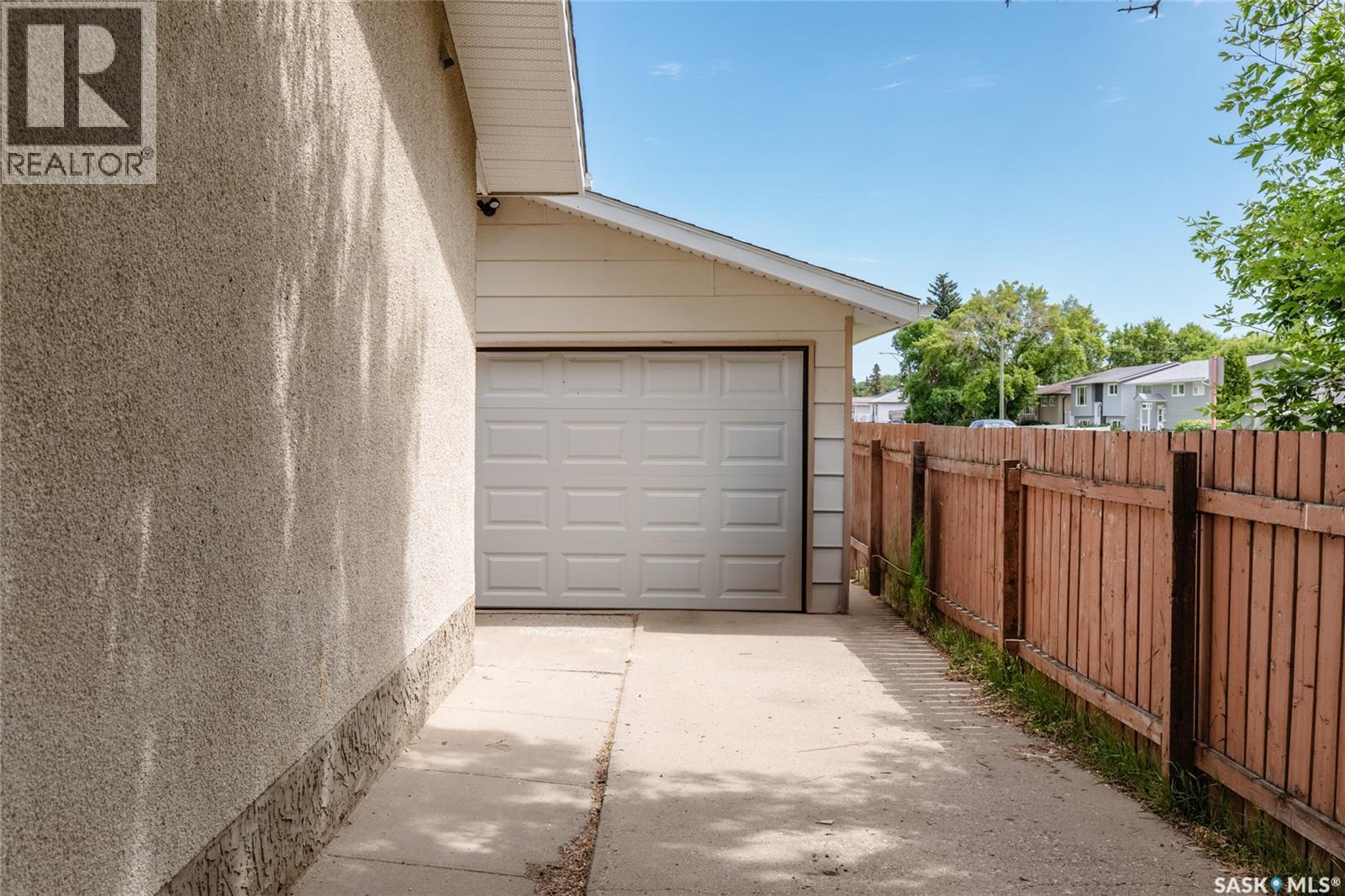 1386 Manitou Crescent, Moose Jaw, Saskatchewan  S6H 7C5 - Photo 40 - SK011487