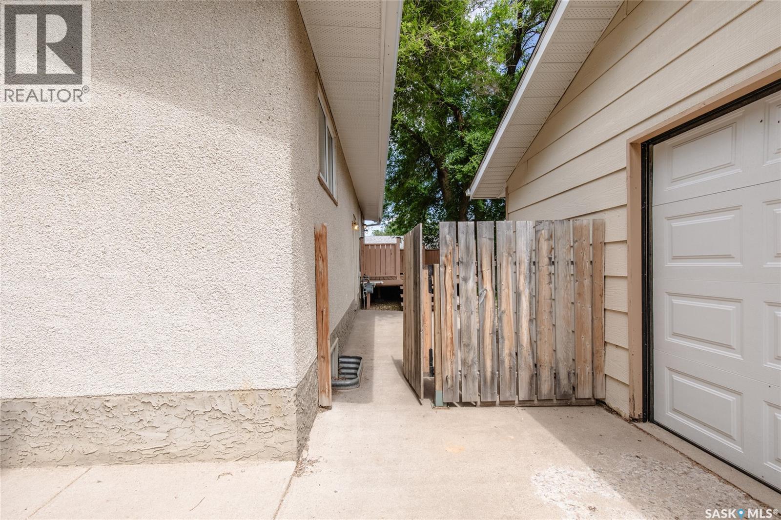 1386 Manitou Crescent, Moose Jaw, Saskatchewan  S6H 7C5 - Photo 41 - SK011487