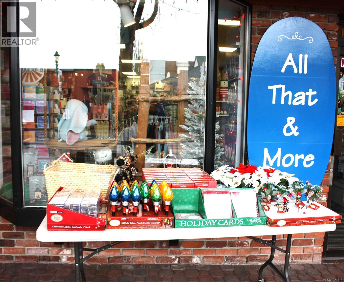 691 Memorial Ave, Qualicum Beach, British Columbia V9K 1T4 - Photo 1 - 1021616