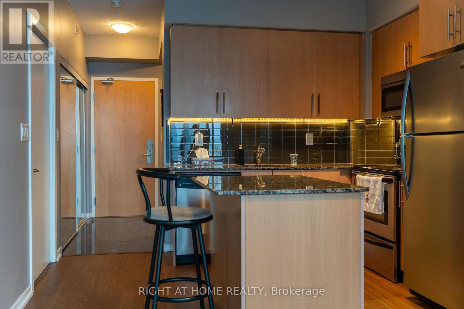 <div class="slider-price">$2,500 Monthly</div><p>3703 - 55 Bremner Boulevard, Toronto, Ontario</p>