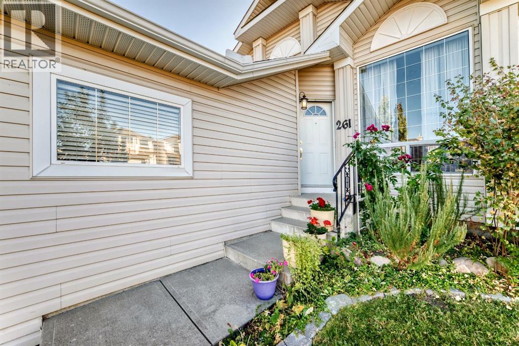 261 Bridlecreek Park Sw, Calgary, Alberta  T2Y 3P2 - Photo 2 - A2260446
