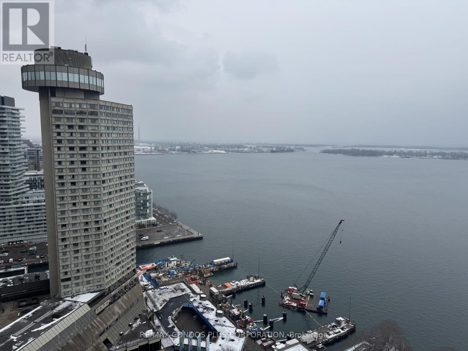 <div class="slider-price">$4,200 Monthly</div><p>3221 - 33 Harbour Square, Toronto, Ontario</p>