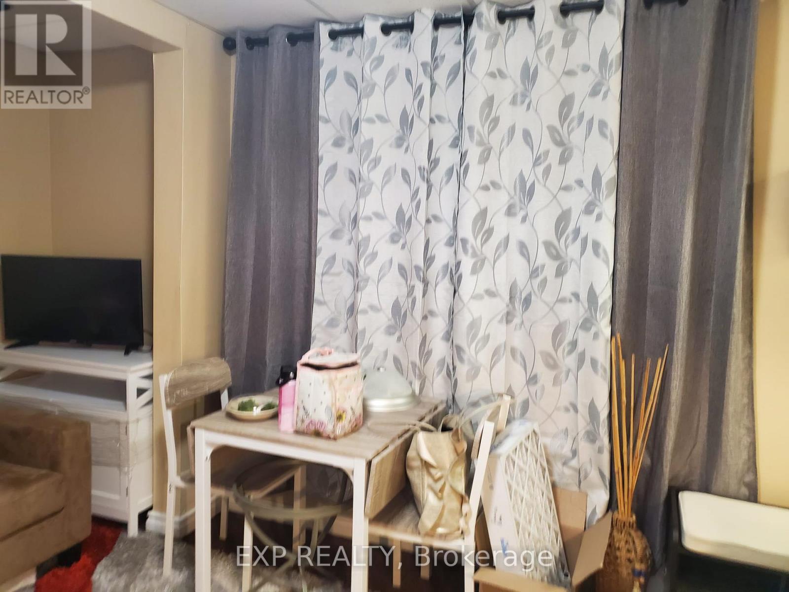 1 - 31 Raymond Street, St. Catharines, Ontario  L2R 2T3 - Photo 13 - X12607564