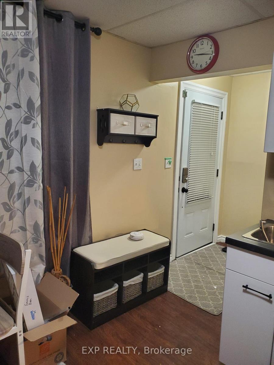 1 - 31 Raymond Street, St. Catharines, Ontario  L2R 2T3 - Photo 11 - X12607564