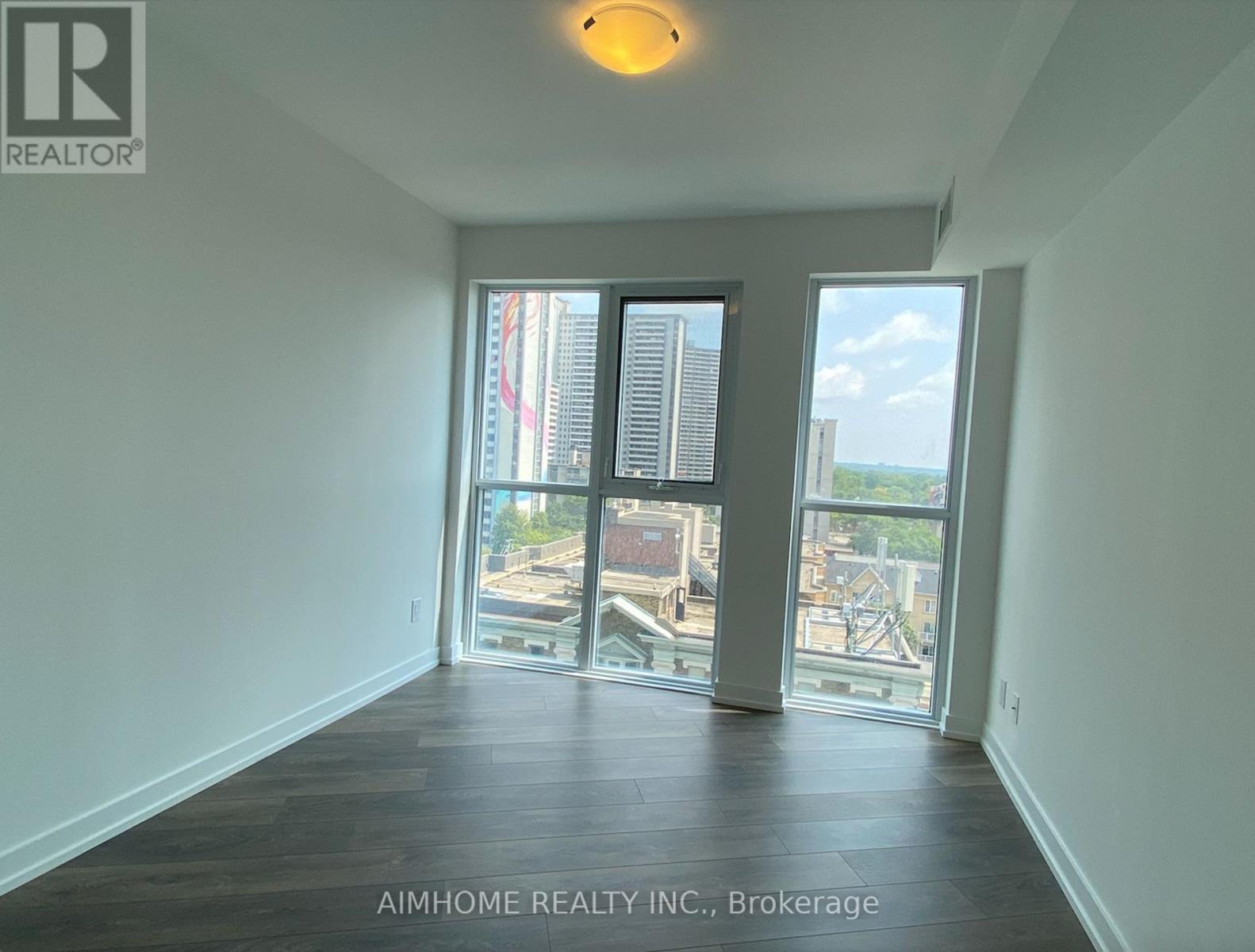 704 - 159 Wellesley Street E, Toronto, Ontario  M4Y 0H5 - Photo 4 - C12608544