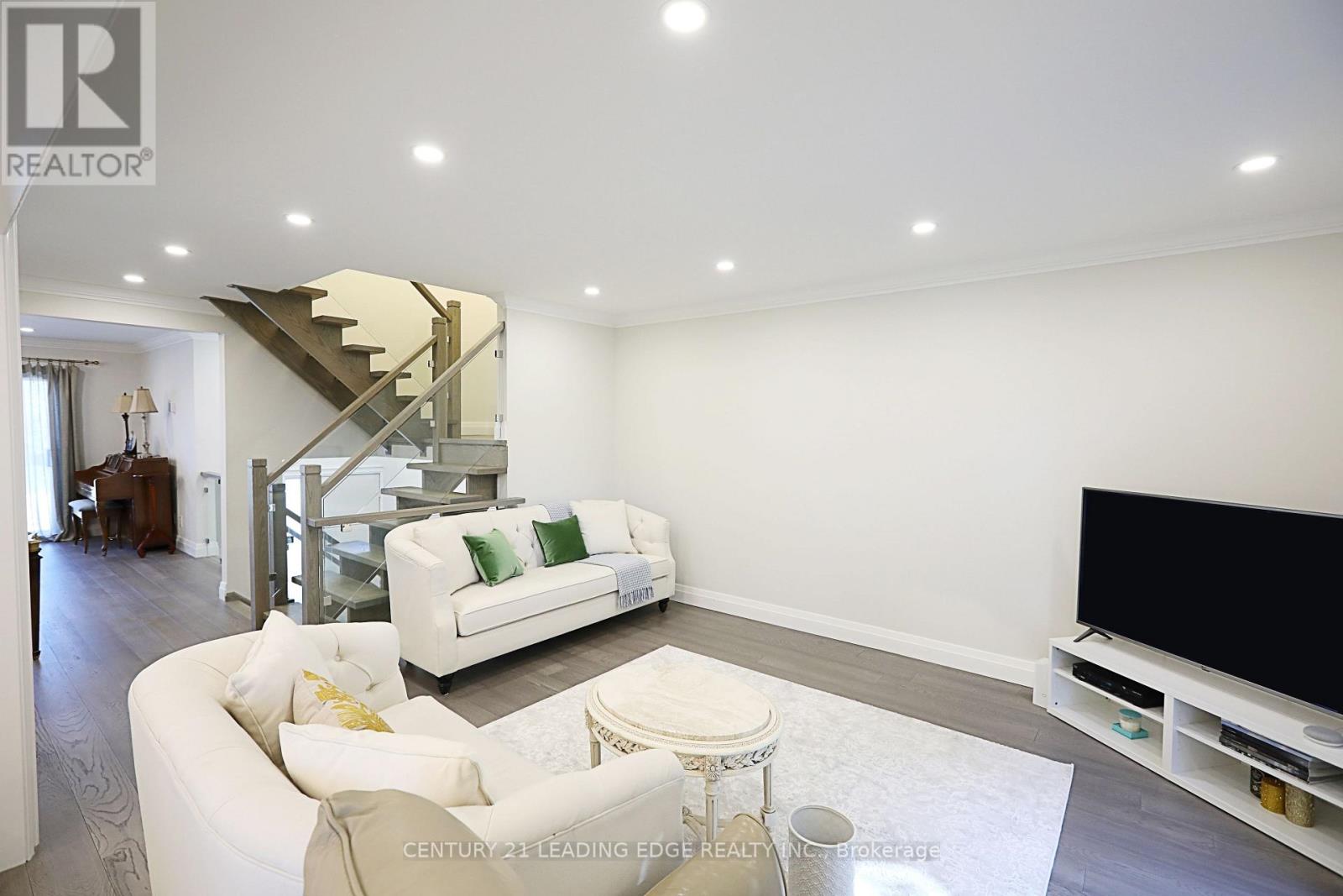 15 Morning Glory Way, Toronto, Ontario  M2H 3M2 - Photo 2 - C12608554