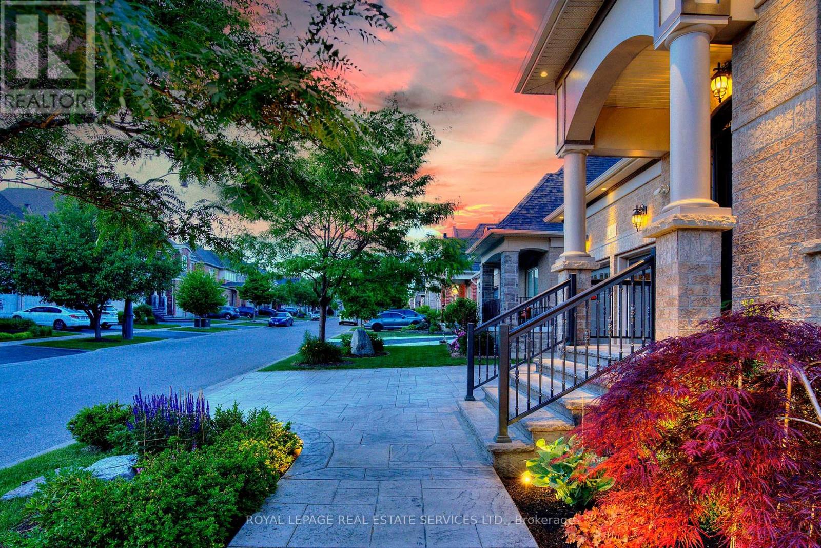 149 Coastline Drive, Brampton, Ontario  L6Y 0L7 - Photo 4 - W12391022