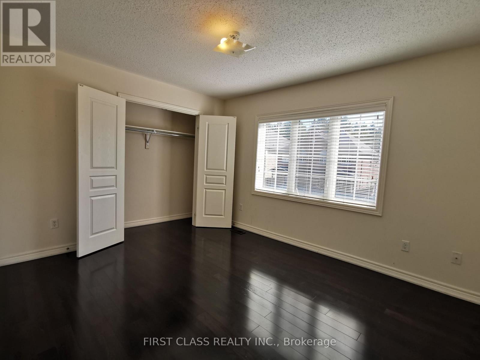 1140 Stuffles Crescent, Newmarket, Ontario L3X 3H9 - Photo 5 - N12608542