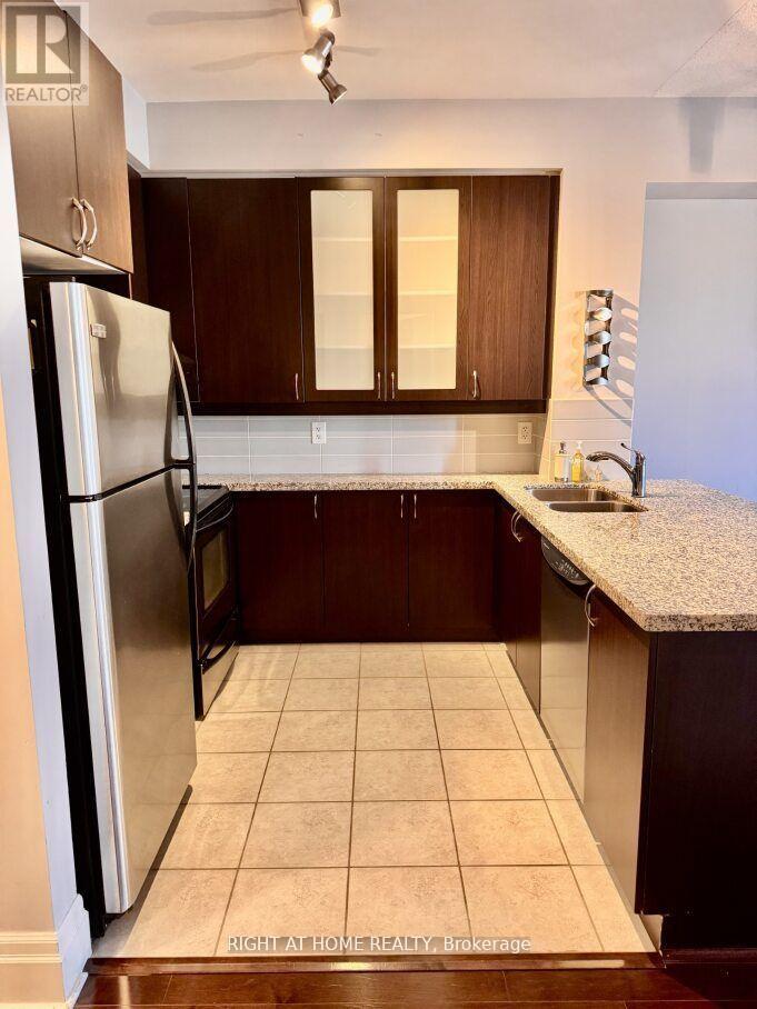 518 - 39 Upper Duke Crescent, Markham, Ontario L6G 0B8 - Photo 10 - N12608552