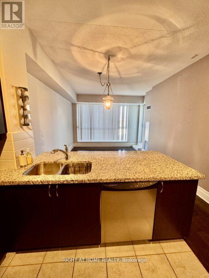 518 - 39 Upper Duke Crescent, Markham, Ontario L6G 0B8 - Photo 8 - N12608552