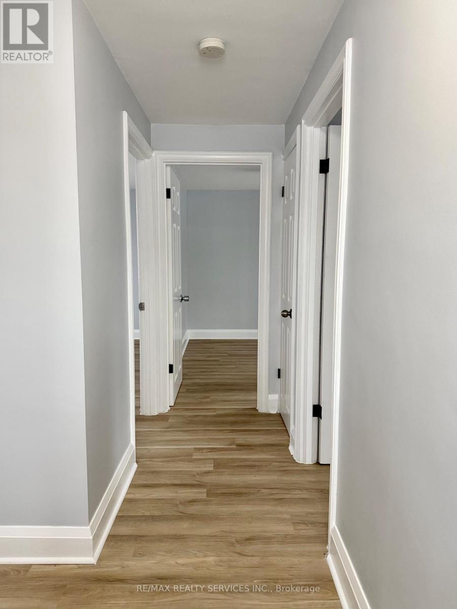 Upper - 145 Brantdale Avenue, Hamilton, Ontario  L9C 1C1 - Photo 10 - X12608546