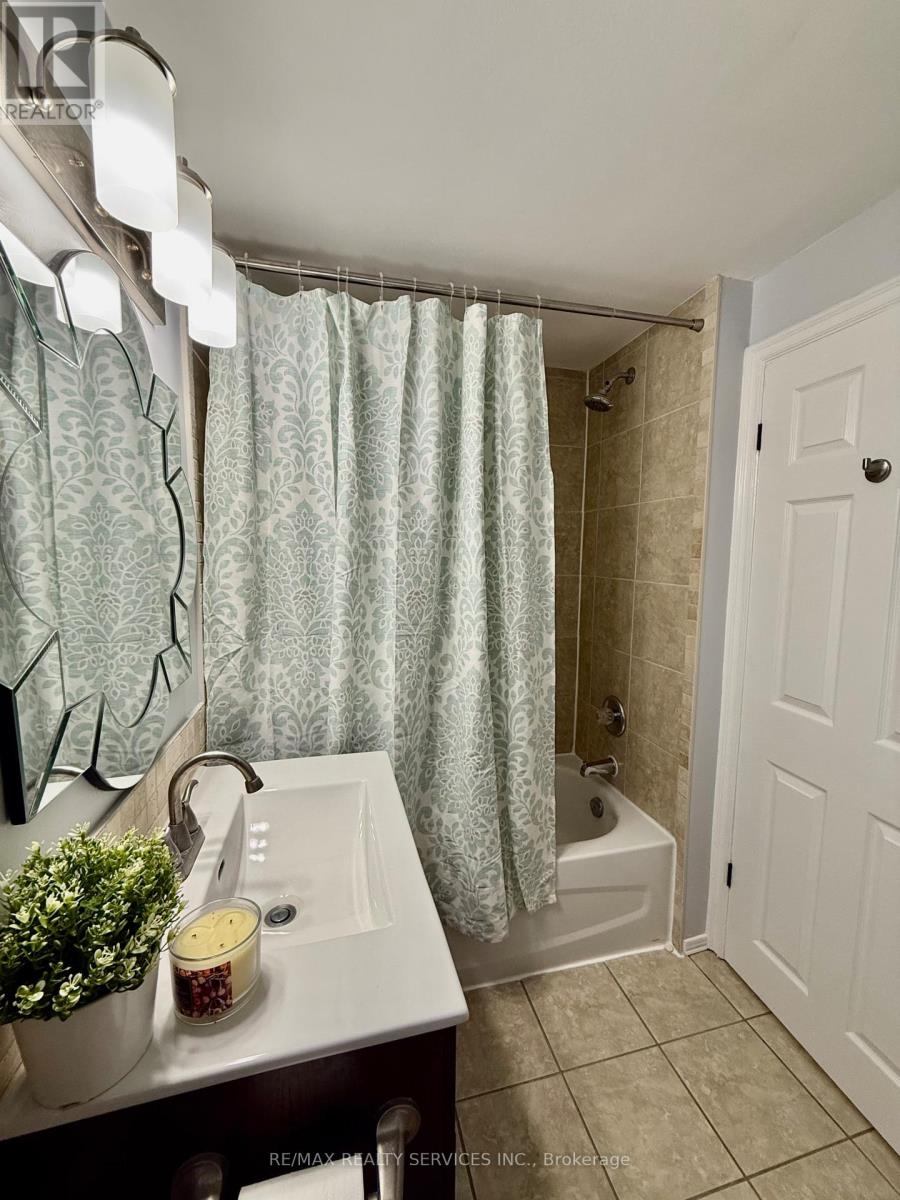 Upper - 145 Brantdale Avenue, Hamilton, Ontario  L9C 1C1 - Photo 14 - X12608546