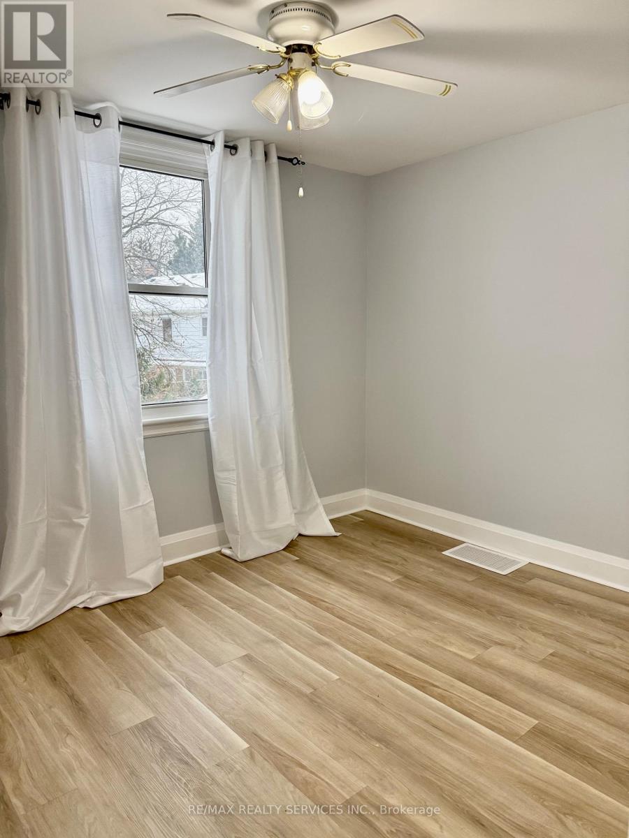 Upper - 145 Brantdale Avenue, Hamilton, Ontario  L9C 1C1 - Photo 15 - X12608546