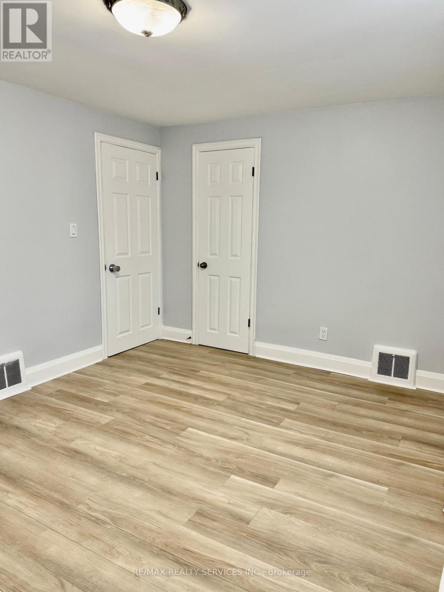 Upper - 145 Brantdale Avenue, Hamilton, Ontario  L9C 1C1 - Photo 17 - X12608546