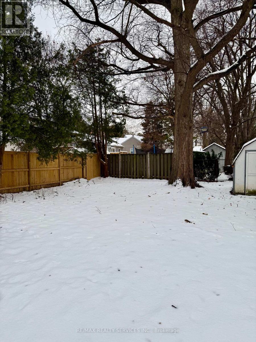 Upper - 145 Brantdale Avenue, Hamilton, Ontario  L9C 1C1 - Photo 24 - X12608546