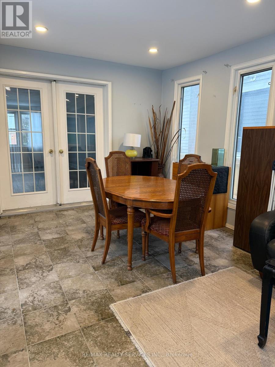 Upper - 145 Brantdale Avenue, Hamilton, Ontario  L9C 1C1 - Photo 8 - X12608546