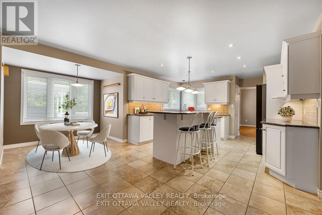 127 Owens Street, Pembroke, Ontario  K8A 8K1 - Photo 12 - X12608568