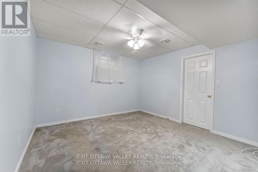 127 Owens Street, Pembroke, Ontario  K8A 8K1 - Photo 22 - X12608568