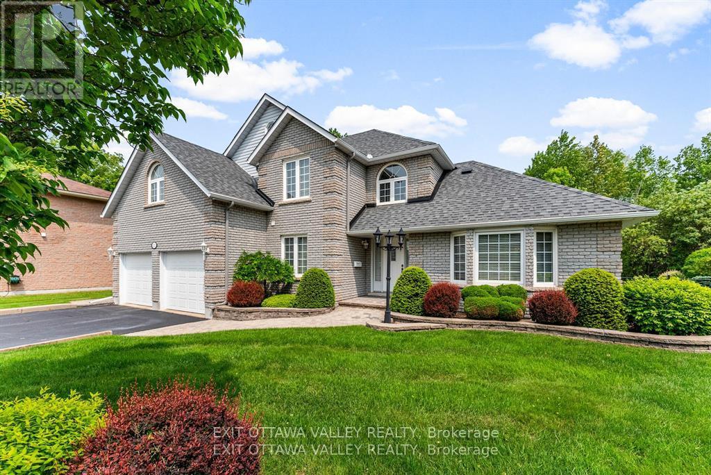 127 Owens Street, Pembroke, Ontario  K8A 8K1 - Photo 3 - X12608568