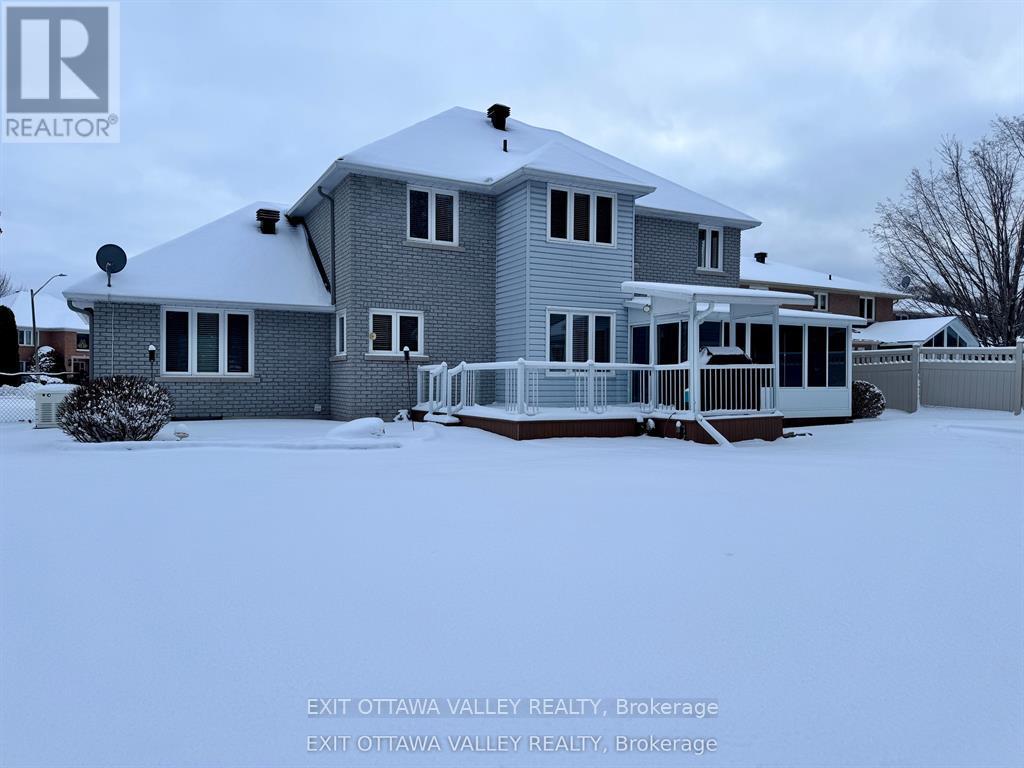 127 Owens Street, Pembroke, Ontario  K8A 8K1 - Photo 40 - X12608568