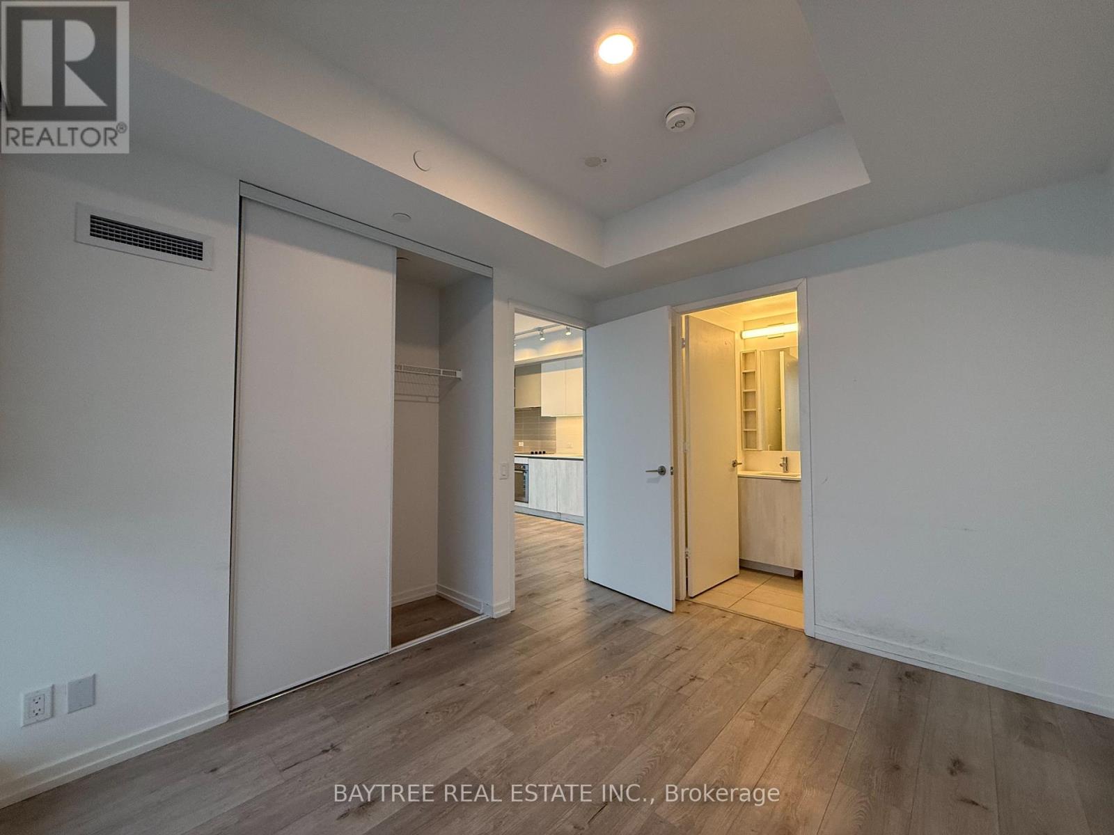 1603 - 1000 Portage Parkway, Vaughan, Ontario  L4K 0L1 - Photo 5 - N12560158