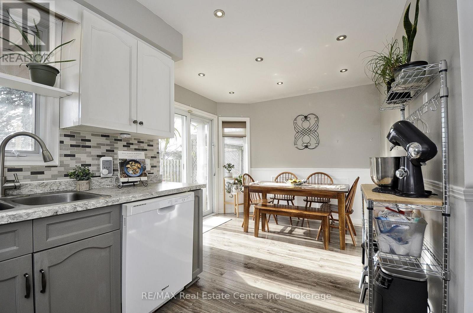 427 Bankside Crescent, Kitchener, Ontario N2N 3E5 - Photo 14 - X12563538