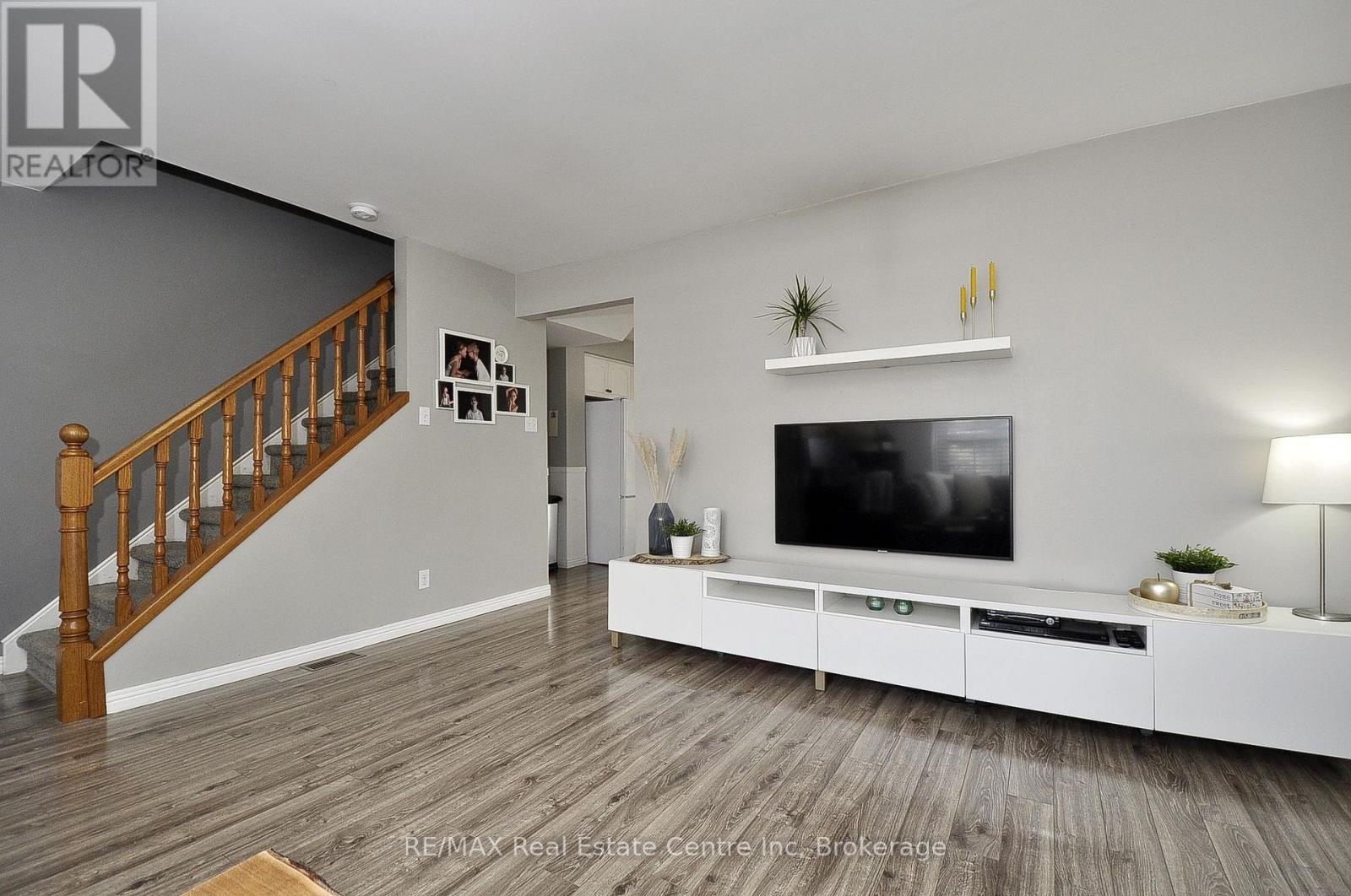 427 Bankside Crescent, Kitchener, Ontario N2N 3E5 - Photo 9 - X12563538