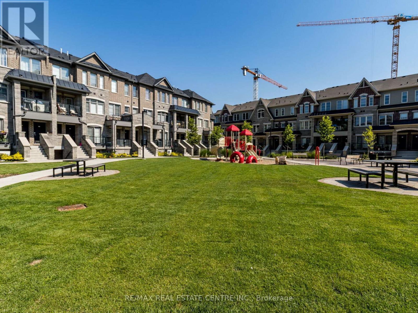 09 - 200 Veterans Drive, Brampton, Ontario  L7A 4S6 - Photo 43 - W12608570