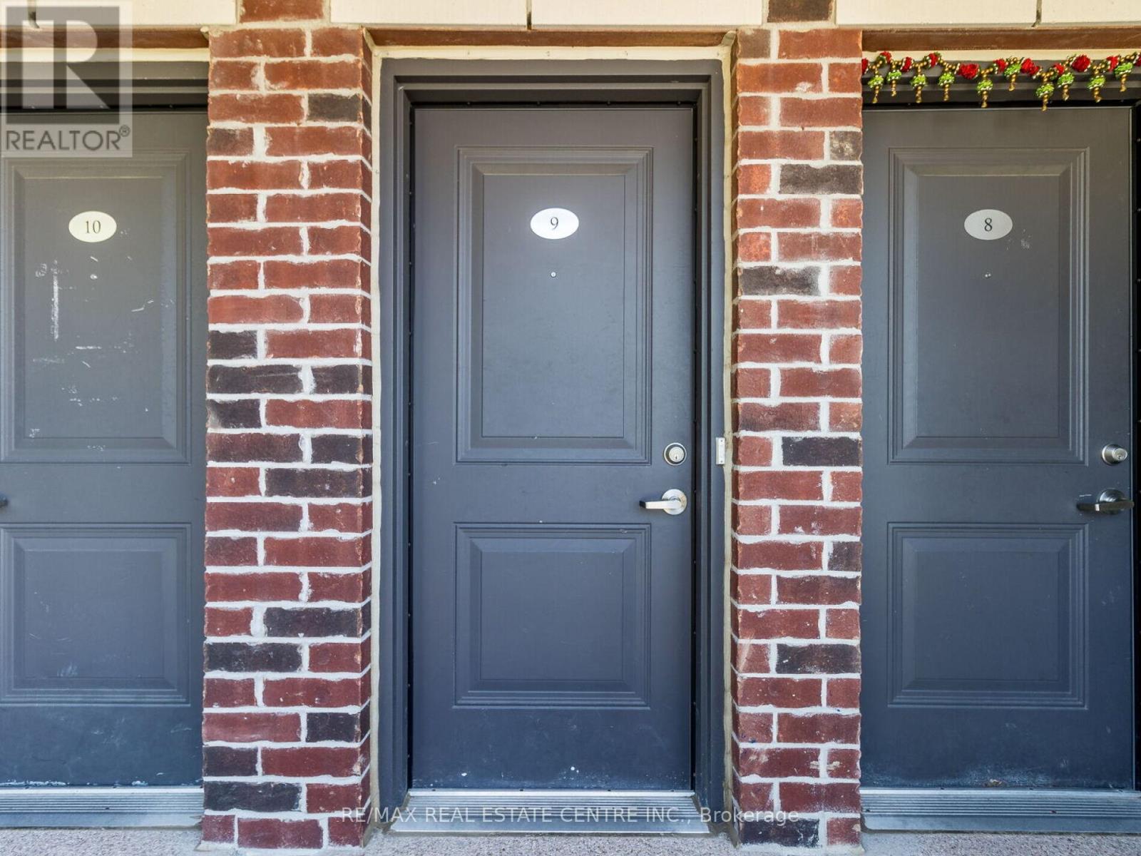 09 - 200 Veterans Drive, Brampton, Ontario  L7A 4S6 - Photo 5 - W12608570