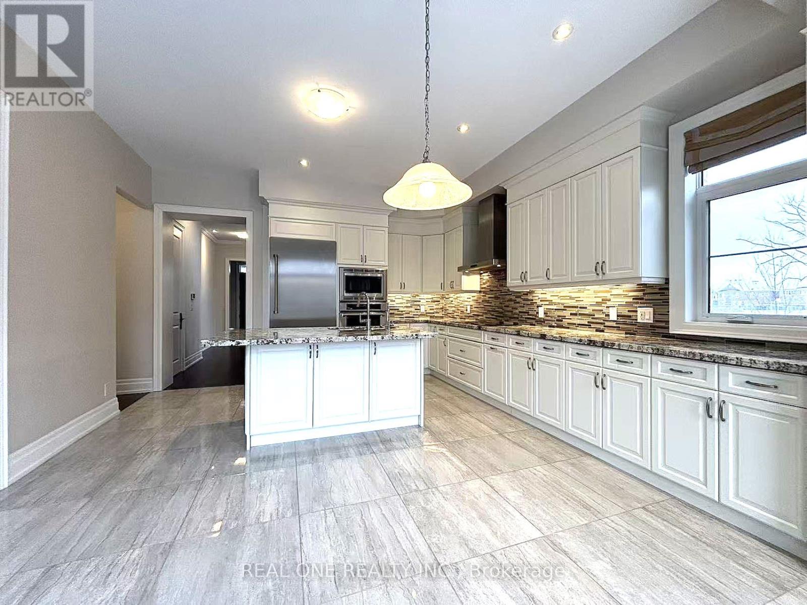 18 Yuan Drive, Richmond Hill, Ontario L4E 1E3 - Photo 10 - N12487042