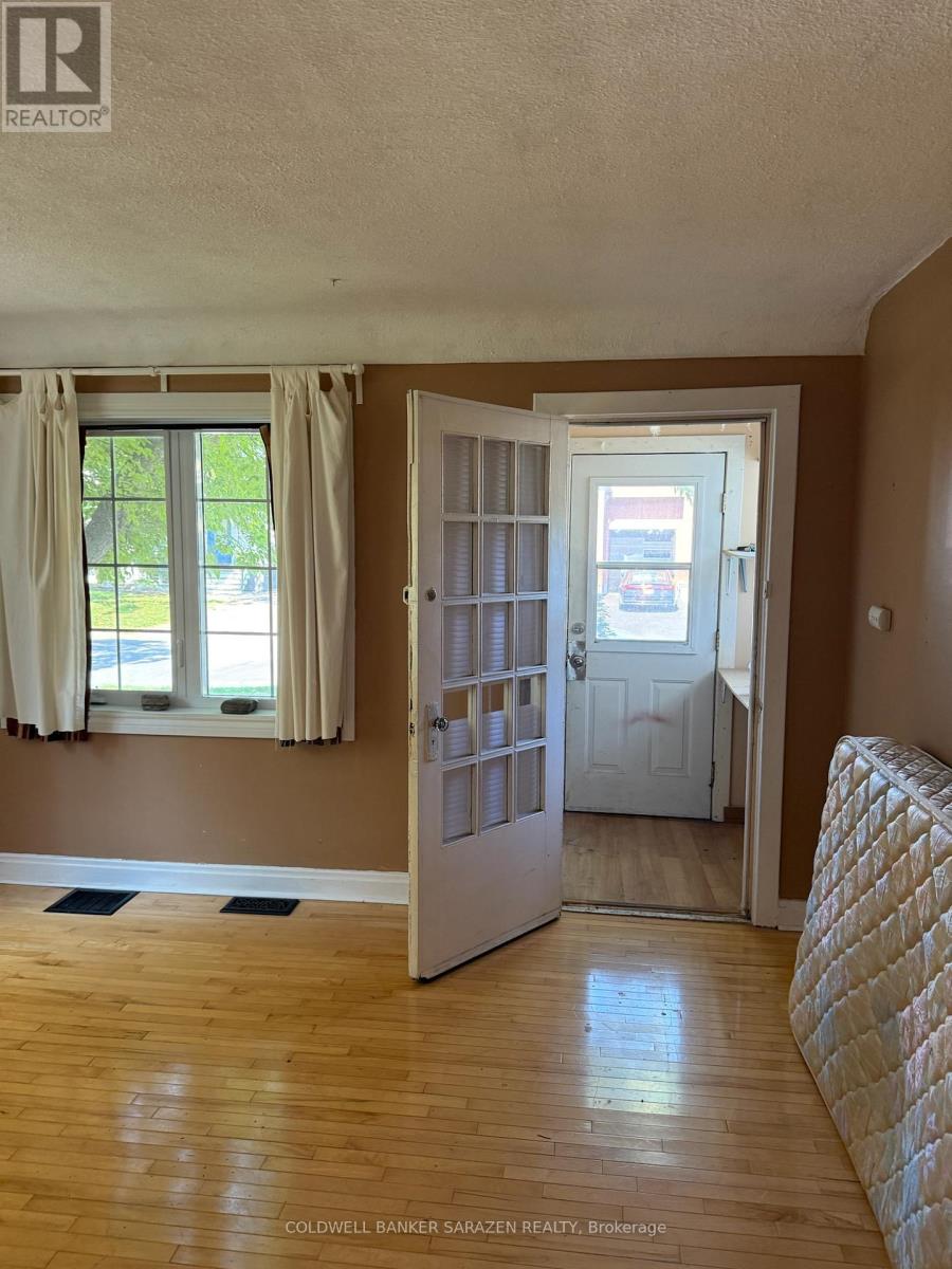 320 Westhill Avenue, Ottawa, Ontario K1Z 7H6 - Photo 5 - X12608550