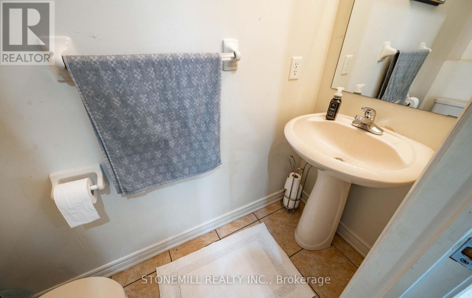 135 Earlsbridge Boulevard, Brampton, Ontario  L7A 3T7 - Photo 19 - W12573792