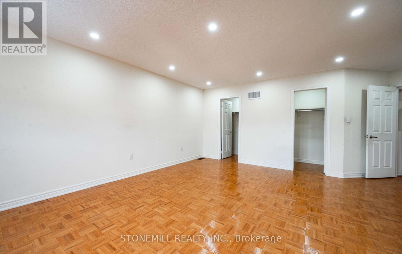 135 Earlsbridge Boulevard, Brampton, Ontario  L7A 3T7 - Photo 23 - W12573792