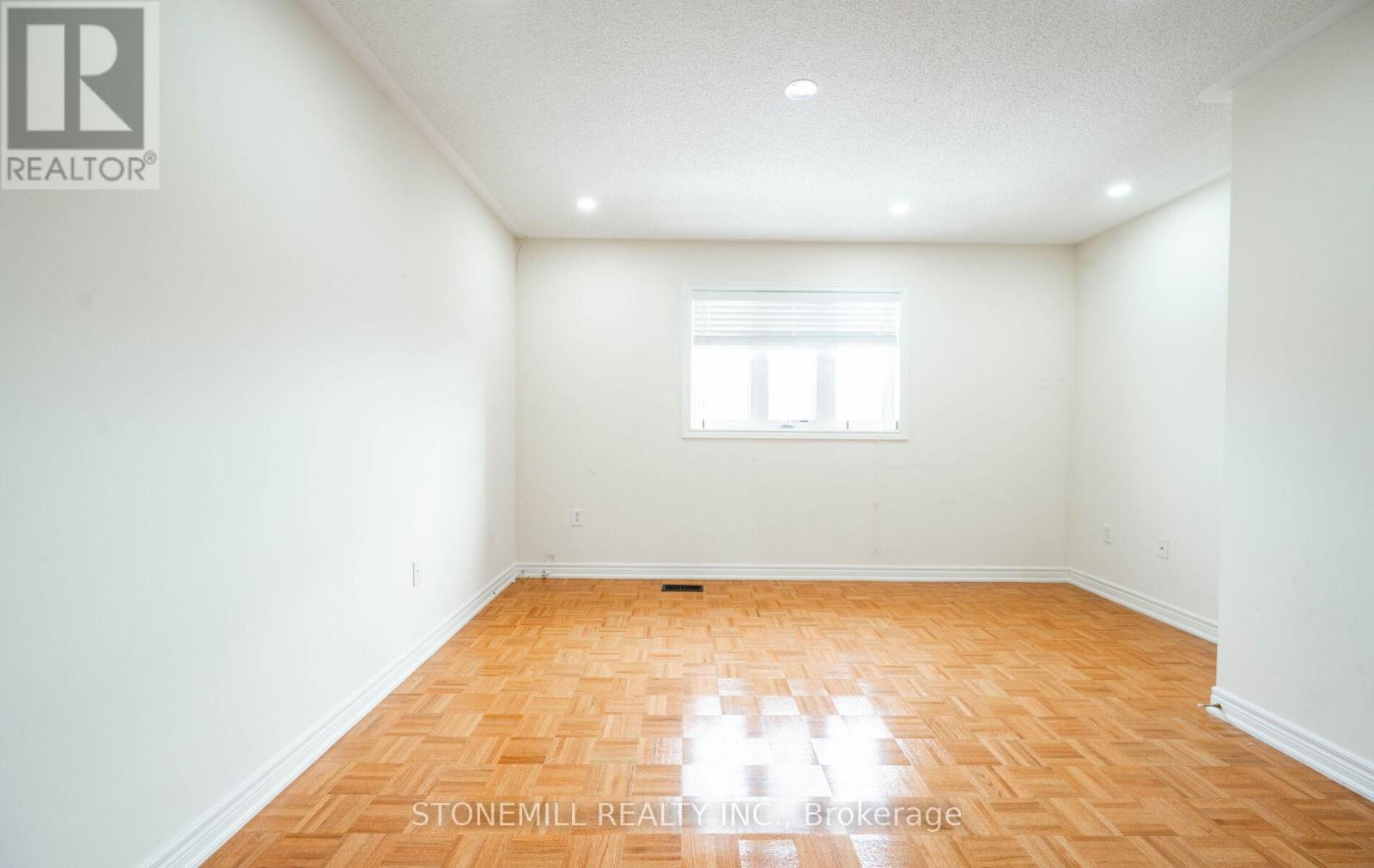 135 Earlsbridge Boulevard, Brampton, Ontario  L7A 3T7 - Photo 30 - W12573792