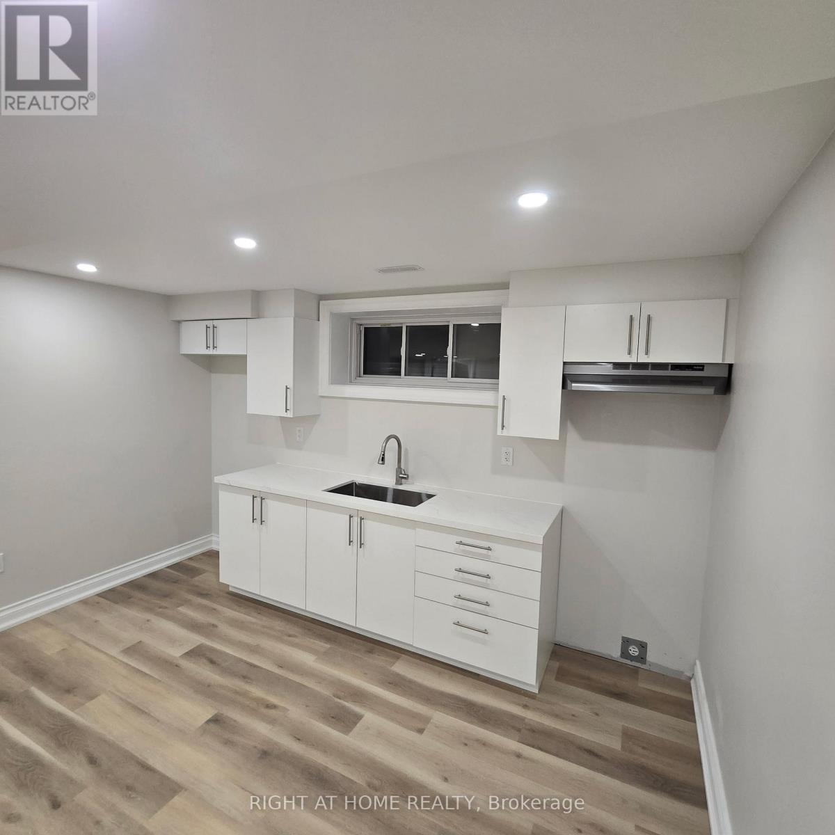 Lower Unit - 39 Maidens Crescent, Collingwood, Ontario  L9Y 5M4 - Photo 15 - S12608588