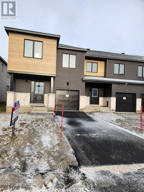 521 Galanthus Walk, Ottawa, Ontario  K2W 0N3 - Photo 3 - X12559898