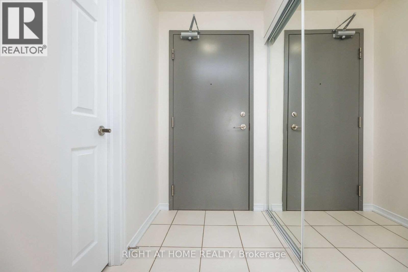 104 - 54 Sky Harbour Drive, Brampton, Ontario  L6Y 6B9 - Photo 10 - W12608596