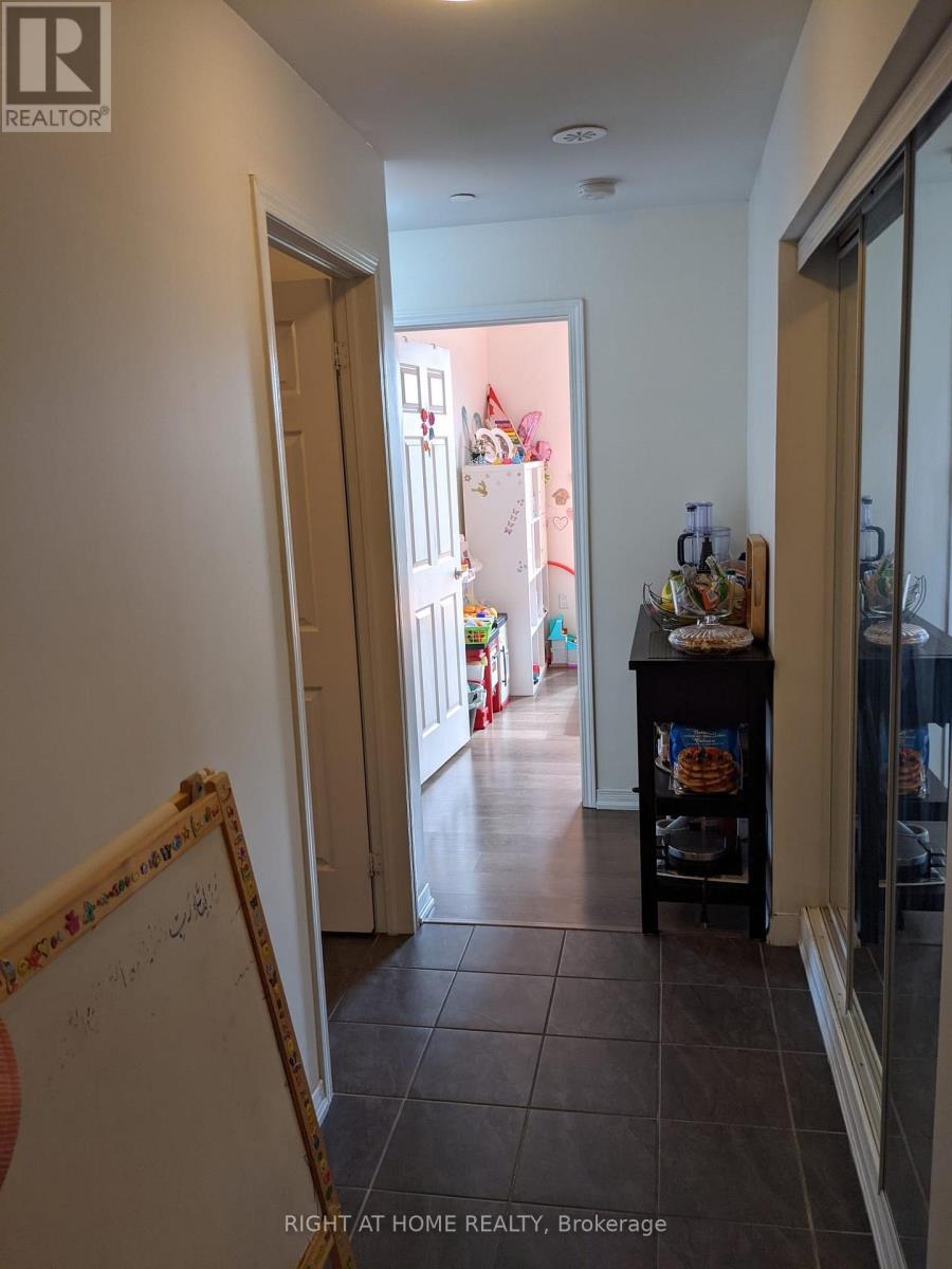 104 - 54 Sky Harbour Drive, Brampton, Ontario  L6Y 6B9 - Photo 3 - W12608596