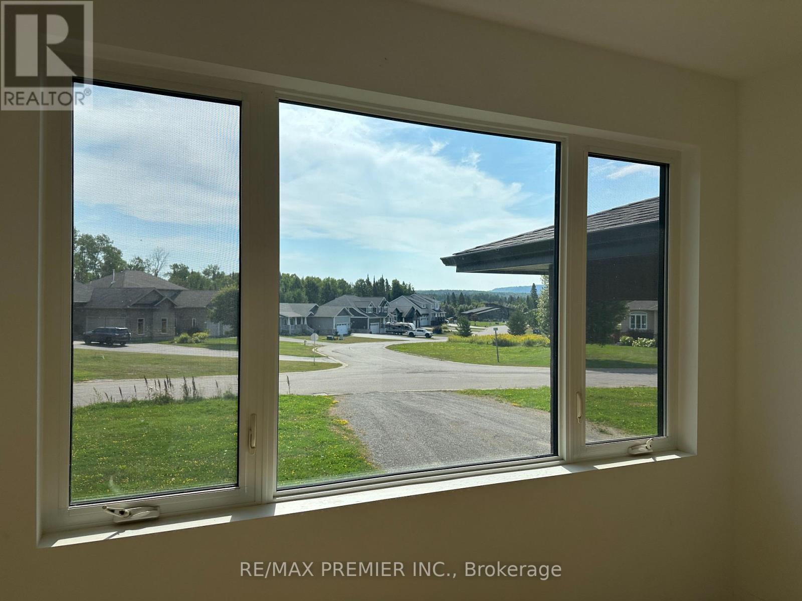 2980 King George's Park Drive S, Thunder Bay, Ontario  P7K 0S4 - Photo 12 - X12608580