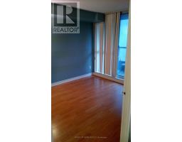 1409 - 736 BAY STREET