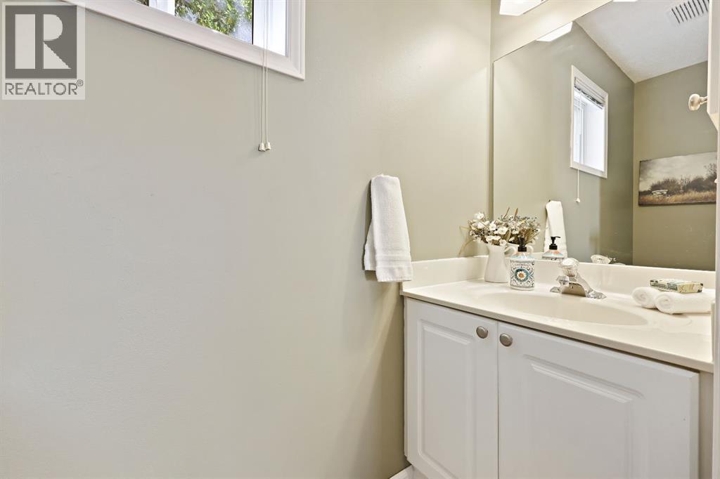 100 Lakeview Cove, Chestermere, Alberta  T1X 1E7 - Photo 20 - A2252642