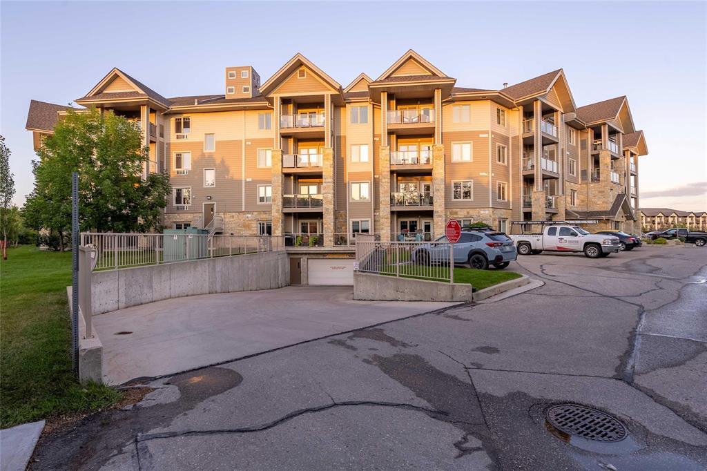 104 1205 St Anne's Road, Winnipeg, Manitoba  R2N 0C5 - Photo 1 - 202529630