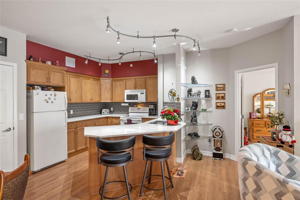 104 1205 St Anne's Road, Winnipeg, Manitoba  R2N 0C5 - Photo 13 - 202529630