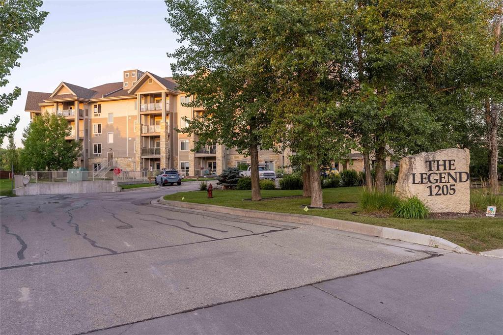 104 1205 St Anne's Road, Winnipeg, Manitoba  R2N 0C5 - Photo 2 - 202529630